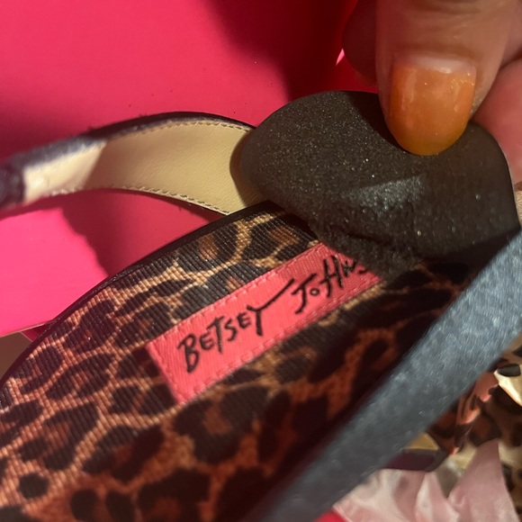 Betsy Johnson Black Satin Stilettos Rhinestone Embellished Bow - W9 - Picture 4 of 6